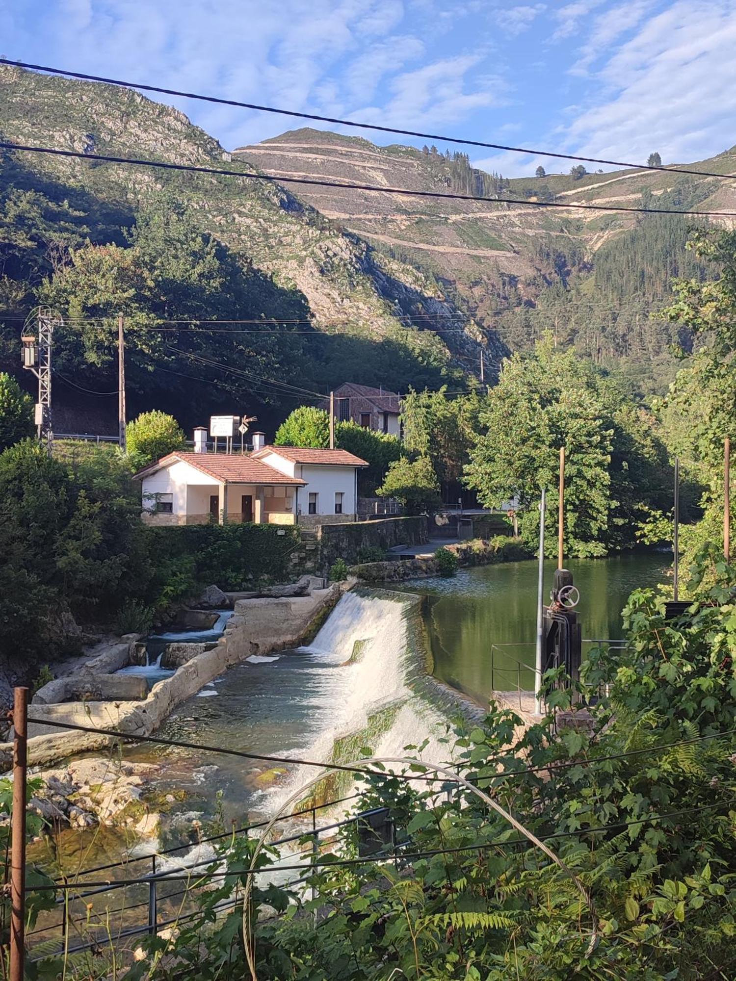 La Salmonera Cangas De Onis Канио Номер фото